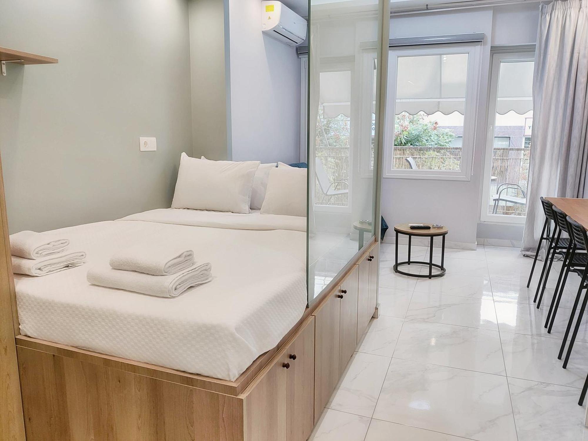 Stylish Fully Equipped City Center Condo Salonicco Esterno foto